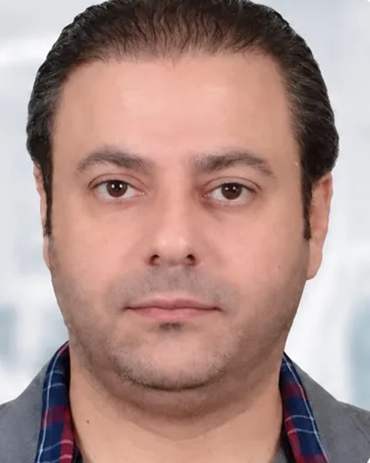 د. عبده أحمد غندور — أخصائي تقويم الأسنان والوجه والفكين